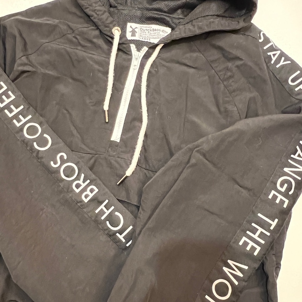 Men’s jacket with hood, size large. Black.